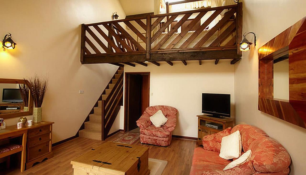 Miltons Country Lodge Lower Langford 외부 사진